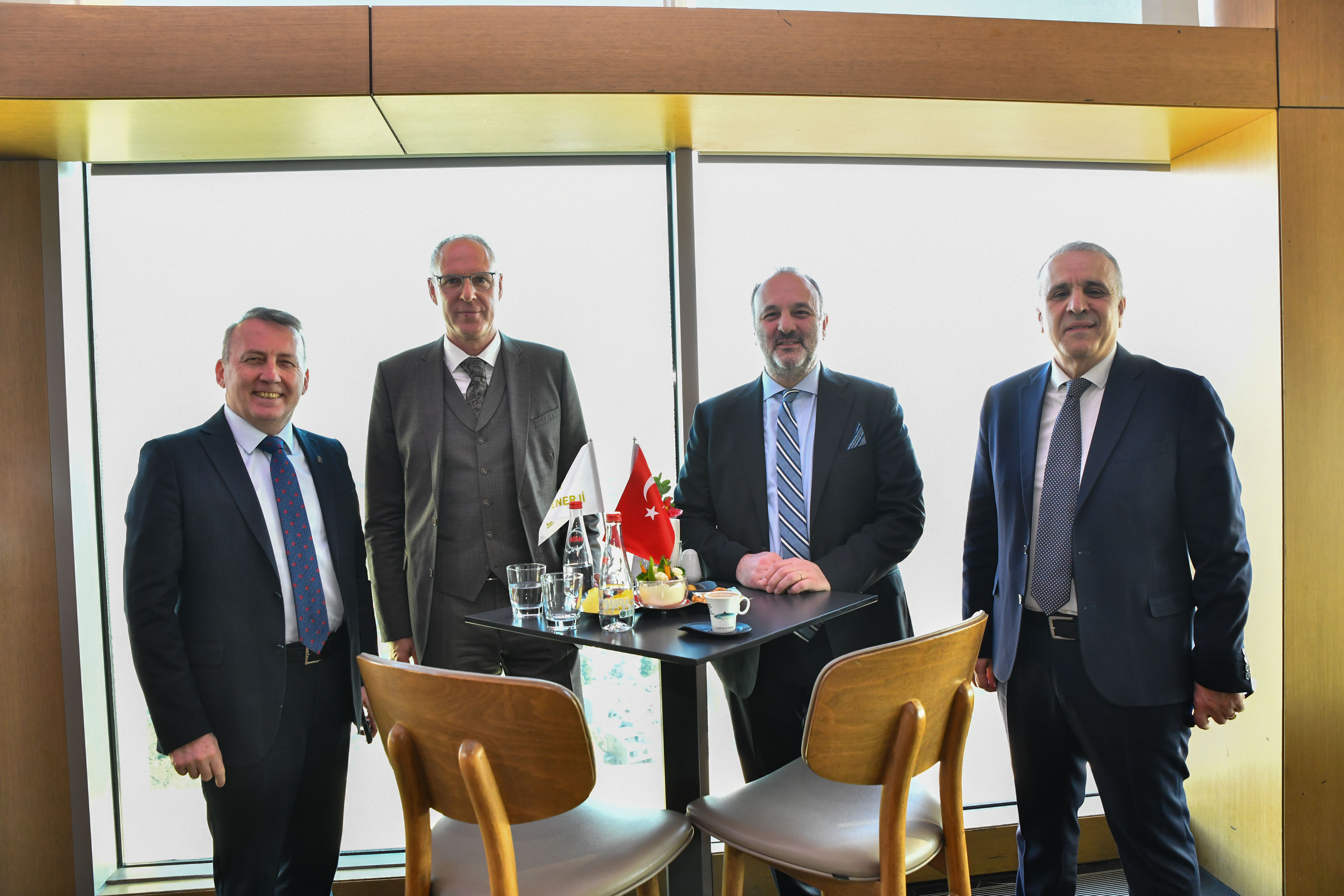 Polat Enerji ile Rolls-Royce  Türkiye'nin En Büyük Enerji Depolama Anlaşmasına İmza Attı